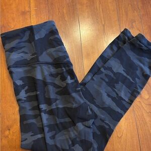 Athleta Camo Leggings Size Small | Black/Gray High Rise